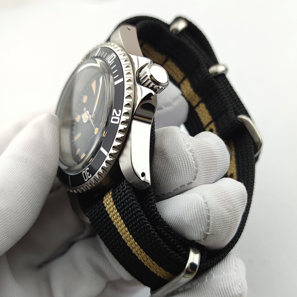Vintage Diver Automatic Watch  - đánh giá và giá Tropic Strap Vintage