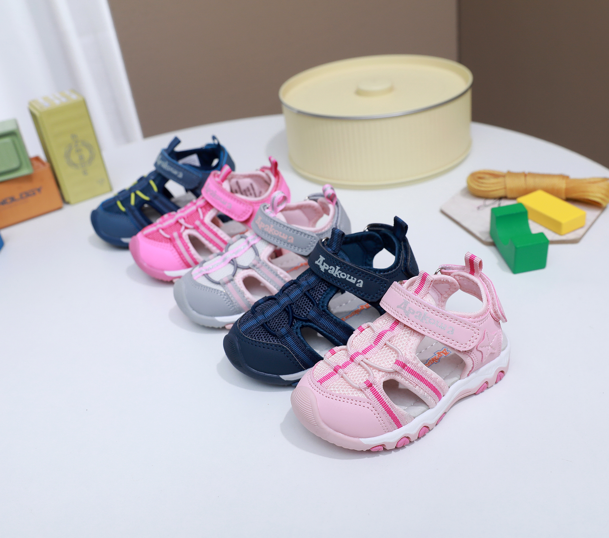 New Summer Children's Closed-T - đánh giá và giá Sport Loop Velcro